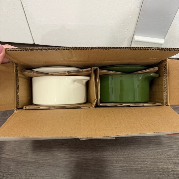 New In Box Mini Round Ceramic Cocotte Set of 2 - Picture 3 of 11